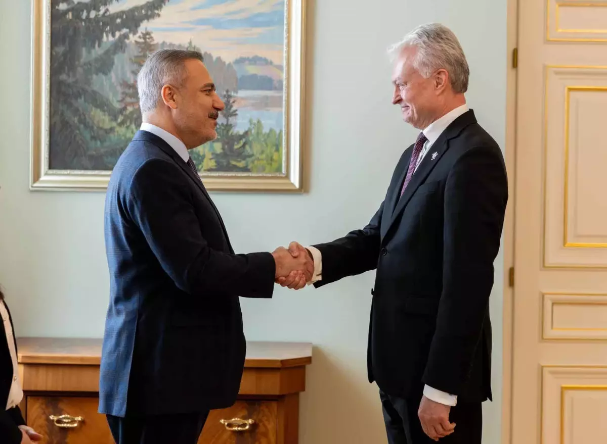 Dışişleri Bakanı Fidan, Litvanya Cumhurbaşkanı Nauseda tarafından kabul edildi