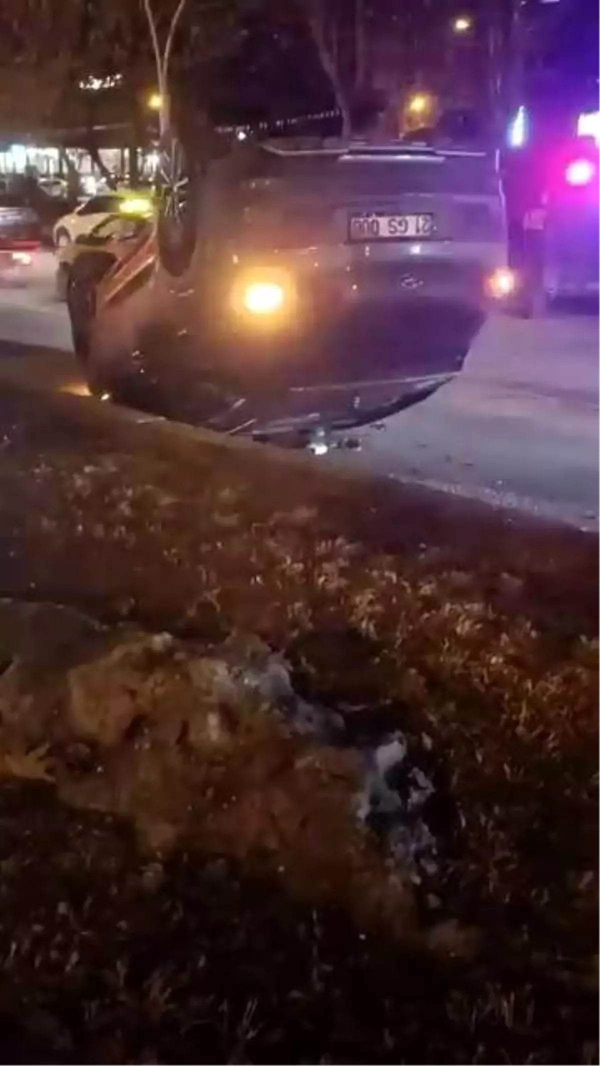 Diyarbakır'da çarpışan araçlardan biri takla attı: 1 yaralı