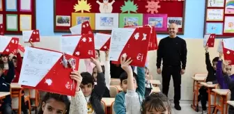 Diyarbakır ve çevre illerde öğrenciler karnelerini alarak yarıyıl tatiline başladı