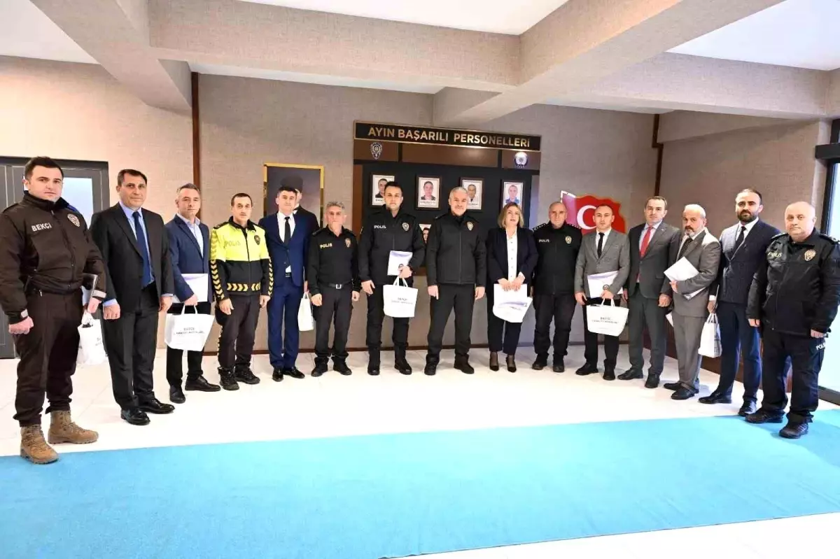 Düzce'de başarılı polisler ödüllendirildi