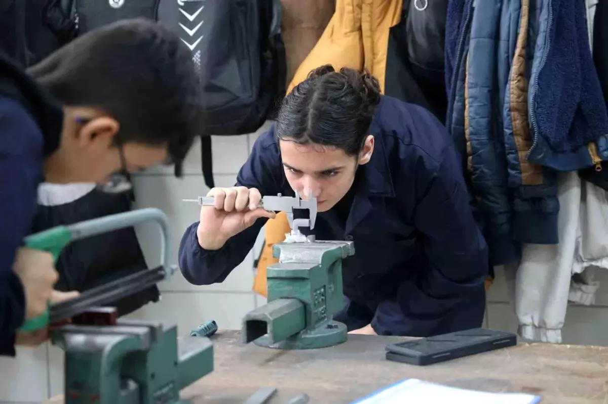 Eğitimle üretimin birleştiği okul 12 milyon ciroya ulaştı