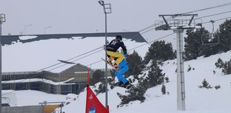 Erzincan'da Snowboard Cross Avrupa Kupası yarışları öncesi sporcular antrenman yaptı