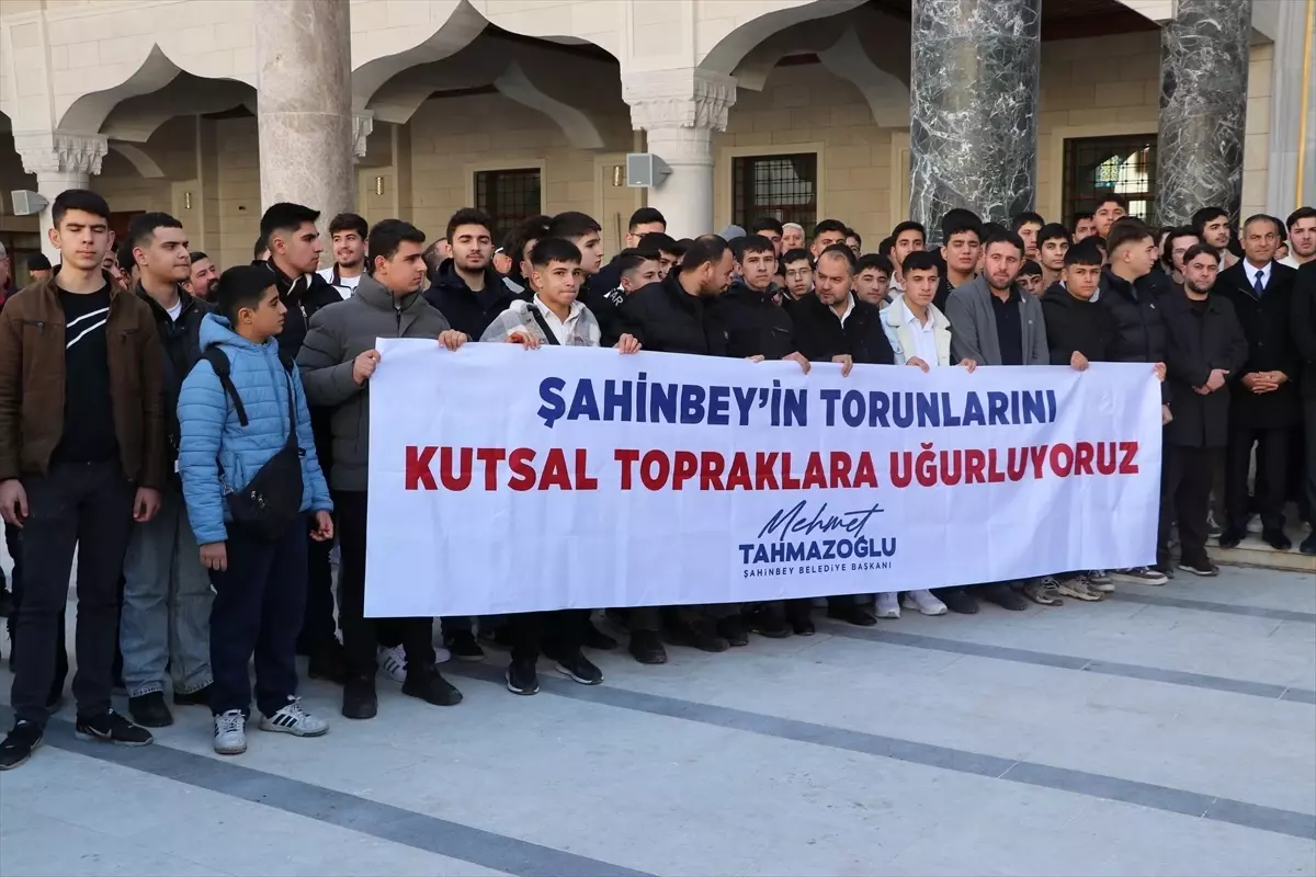 Gaziantep'te kitap okuma yarışmasını kazanan 1286 öğrenci umreye gönderildi