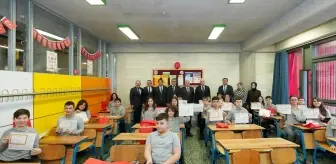 İstanbul'da öğrenciler karnelerini alarak yarıyıl tatiline başladı