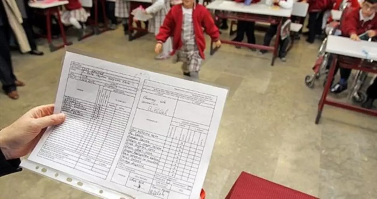 Karneler saat kaçta verilecek 2026? İlkokul, Ortaokul ve Lise öğrencileri karnelerini hangi saatte alacak,...