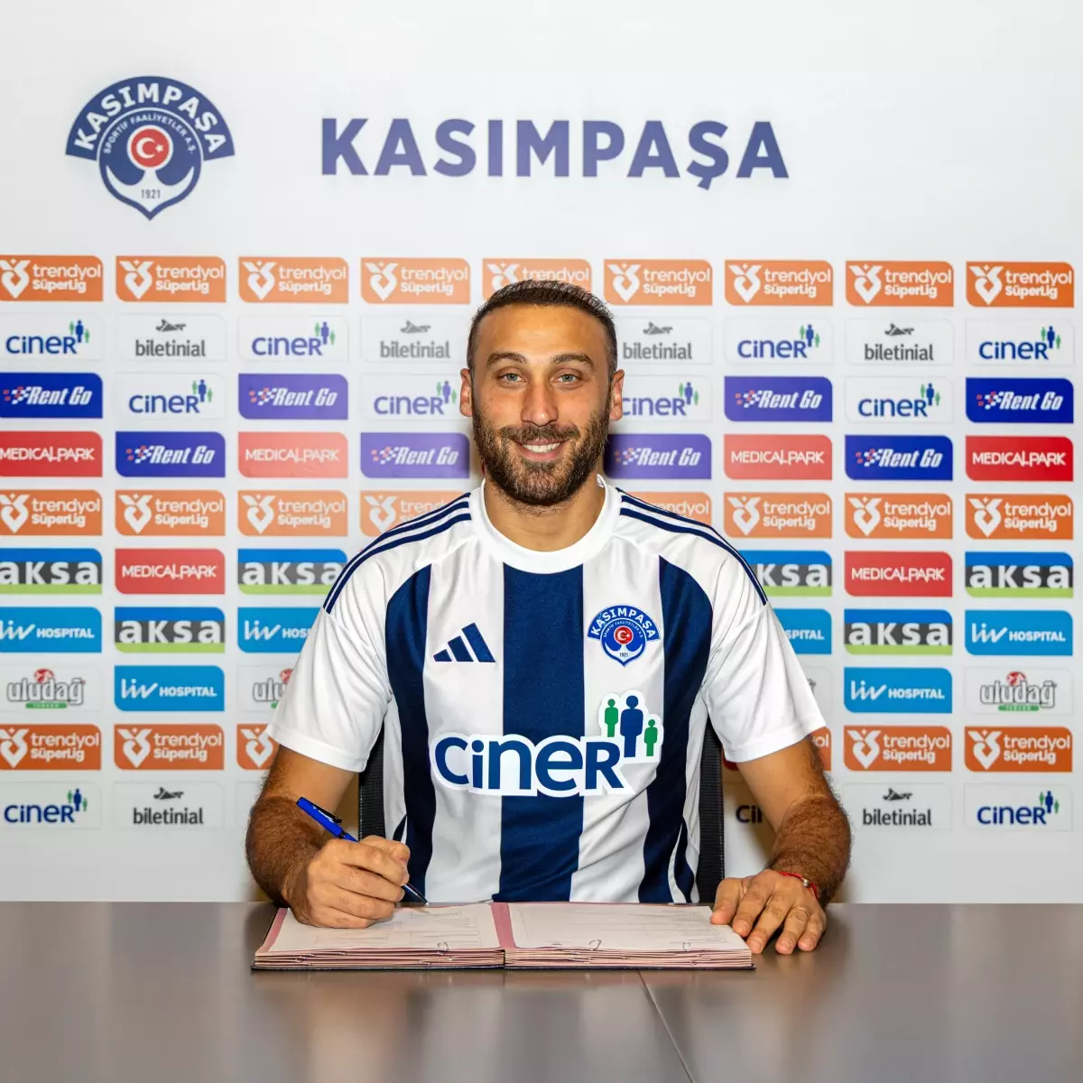 Kasımpaşa, Cenk Tosun'u Transfer Etti