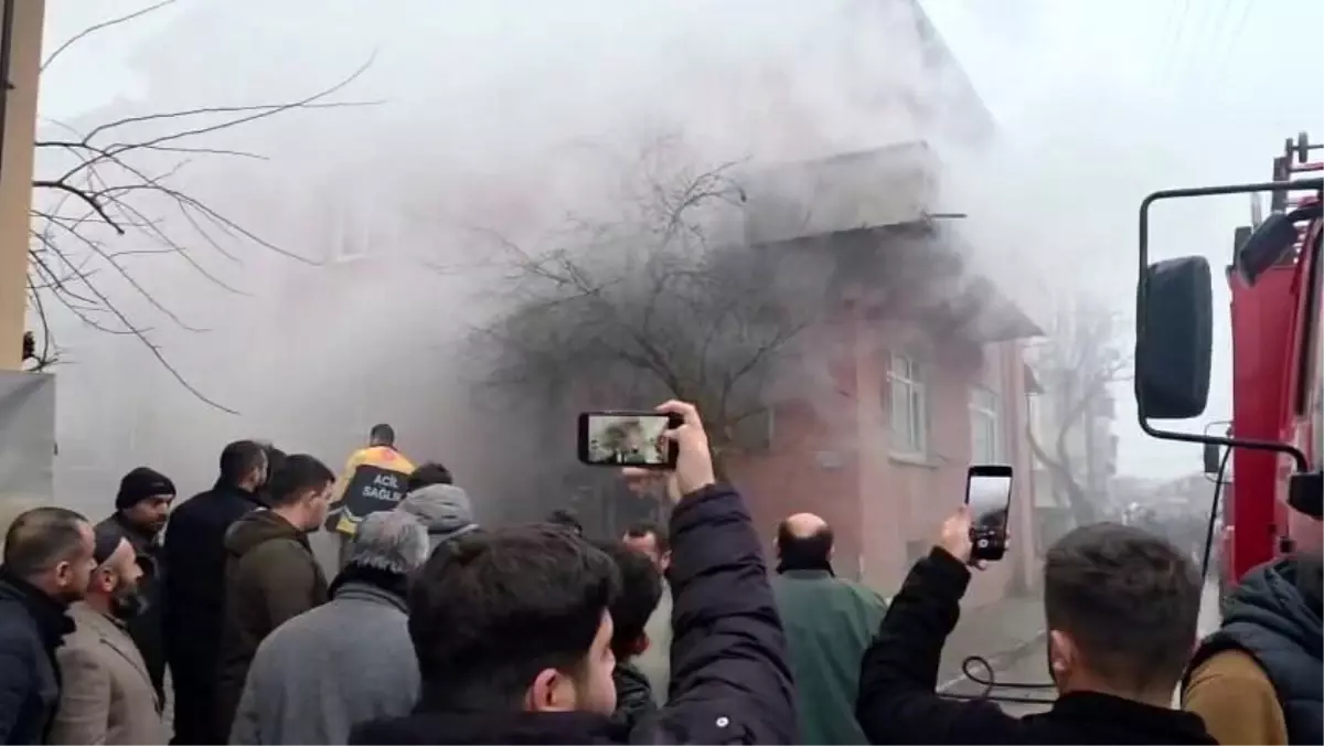 Kaynarca'da ev yangını