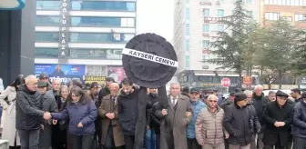 Kayseri'de Alevi dernekleri, CHP İl Başkanlığı önüne siyah çelenk bıraktı