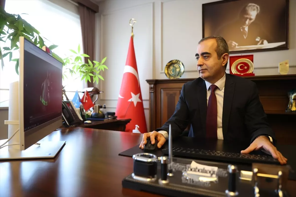 Kırklareli İŞKUR Müdürü Babalıoğlu, AA'nın 'Yılın Kareleri' oylamasına katıldı