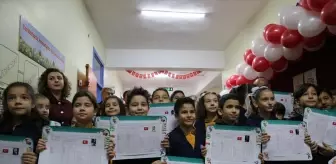 Konya ve çevre illerdeki okullarda öğrenciler karne heyecanı yaşadı