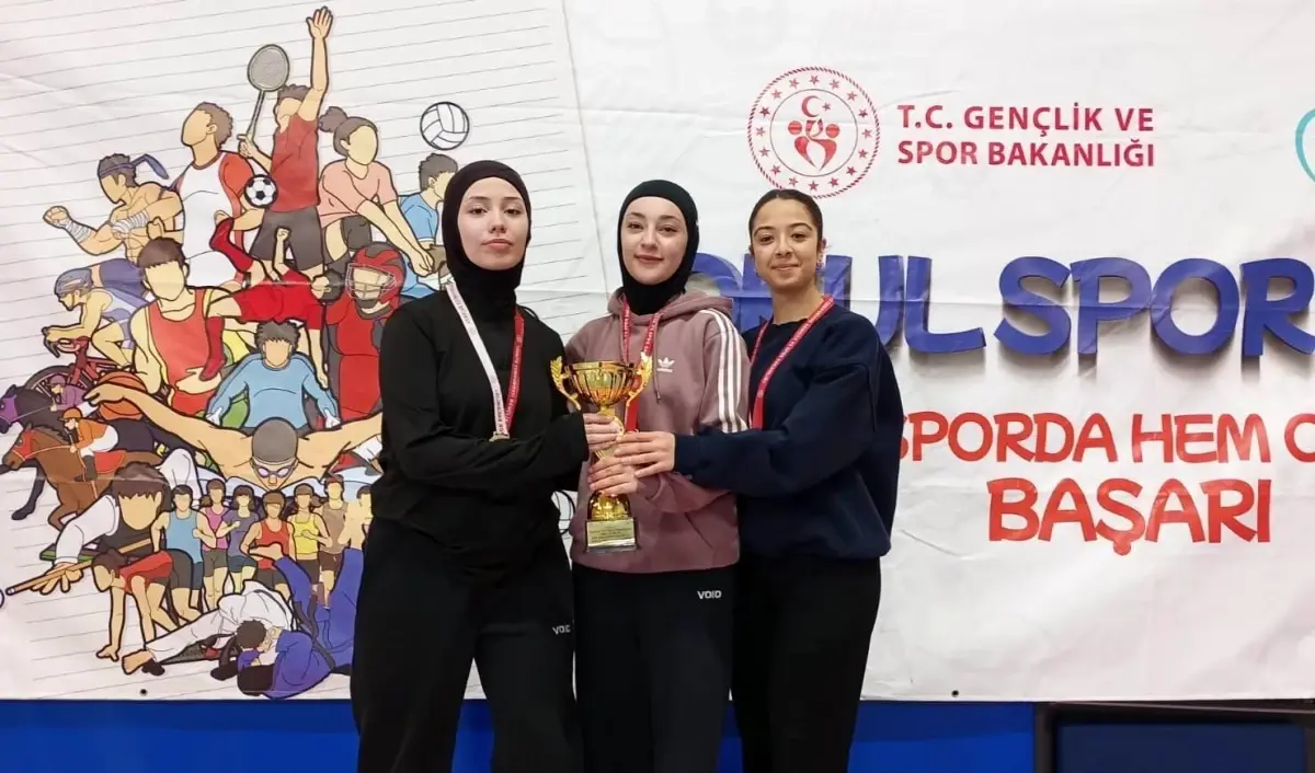 Körfezli karateciler, okul sporları il birinciliğinde dereceye girdi