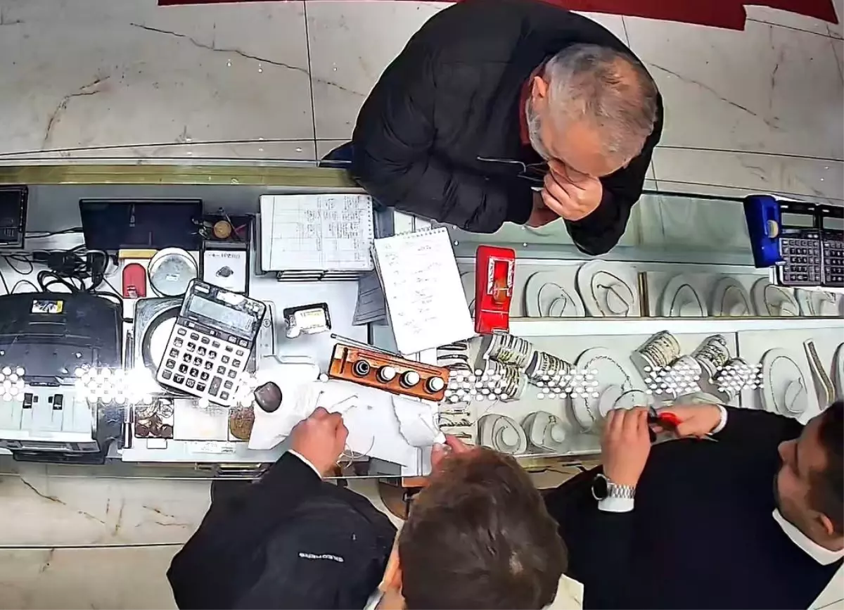 Kuyumcuya yakalanınca sahte altınları teklif etti: 'Bunlar sende kalsın'