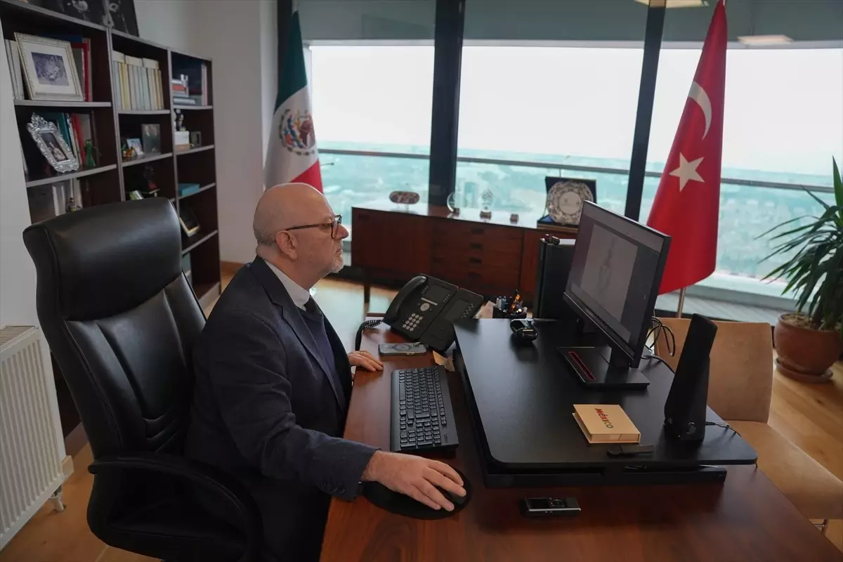 Meksika'nın Ankara Büyükelçisi Diaz de Leon, AA'nın "Yılın Kareleri" oylamasına katıldı