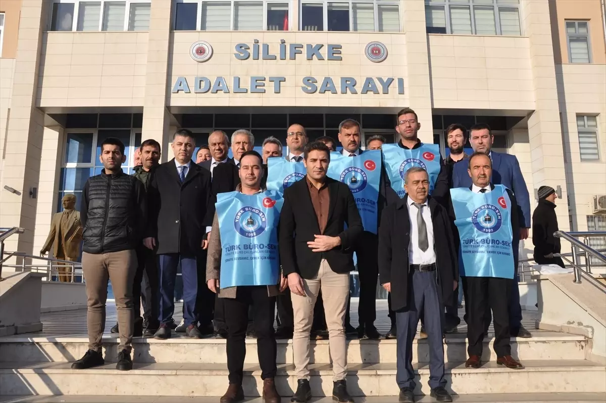 Mersin'de veznedara tokat attığı iddiasıyla gözaltına alınan avukata adli kontrol