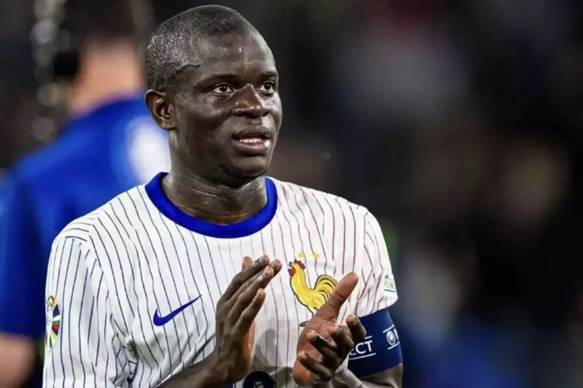 N'Golo Kante'yi Fenerbahçe'nin eski yıldızı ikna etmiş