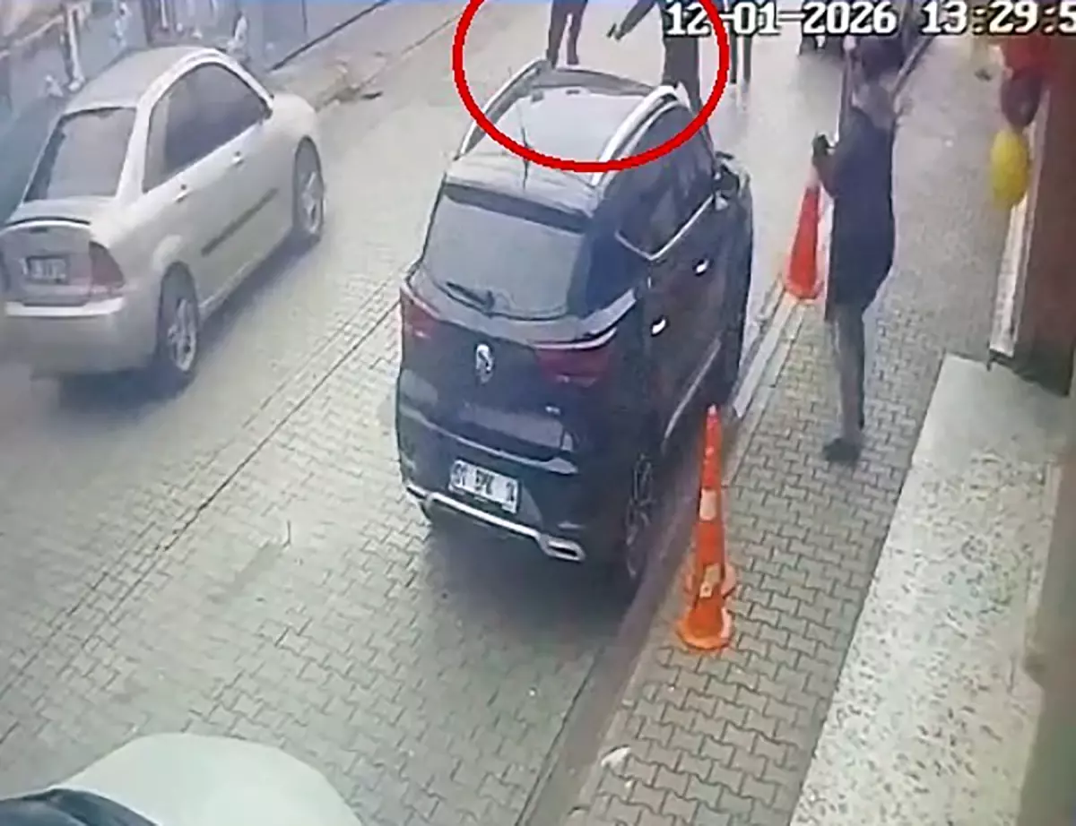 Öğretmene silahla saldıran veli: Herkesin çocuğu kendine kıymetli