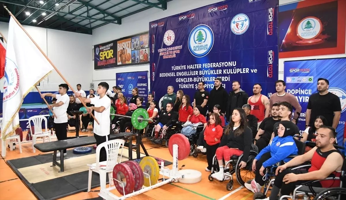 Pursaklar'da halter şampiyonası düzenlendi