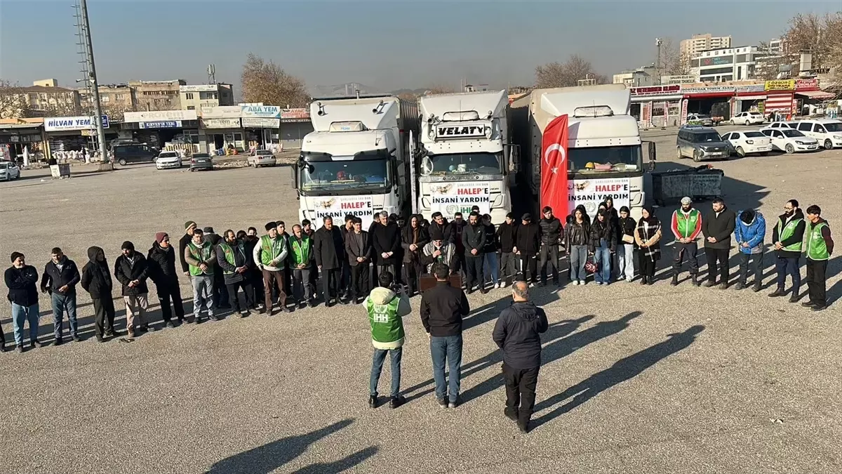 Şanlıurfa'dan Suriye'ye 3 tır insani yardım malzemesi gönderildi