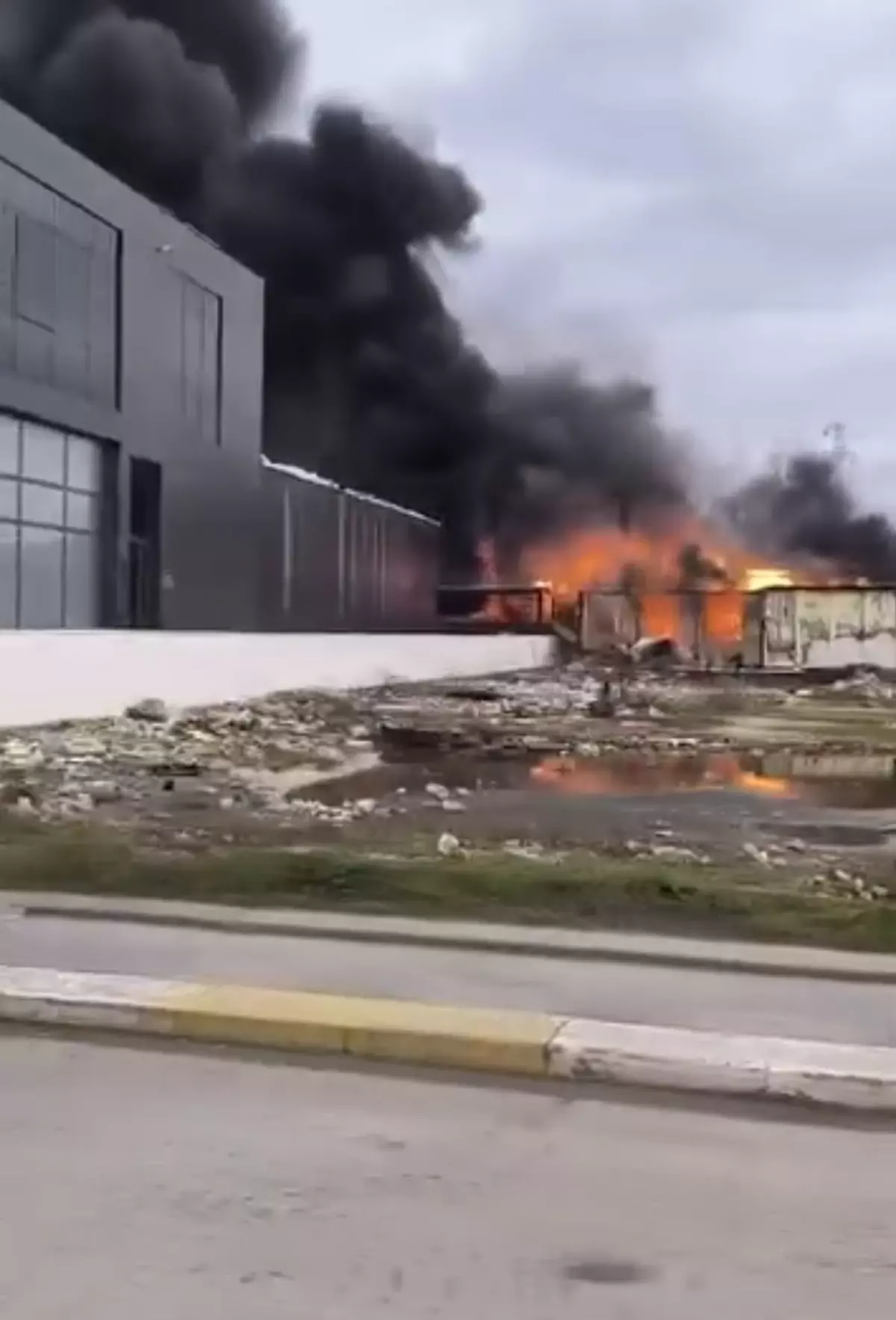 Şile'de işçi konteynerinde yangın: 1 ölü