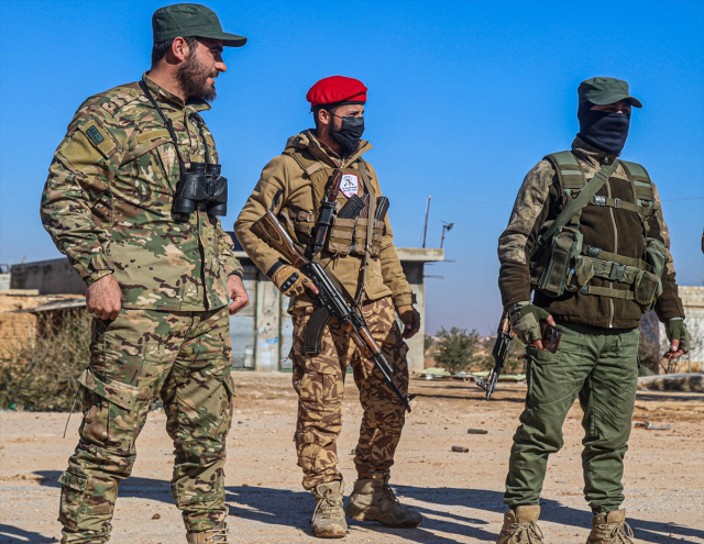 suriye ordusu deyr hafir de operasyona basliyor 19471675 7583 m