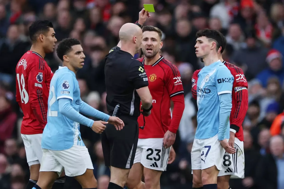 3 gol ofsayta takıldı! Manchester United derbide City'yi sahadan sildi