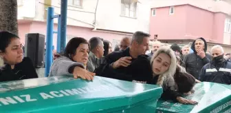 Adana'da babaları tarafından öldürülen iki kardeşin cenazeleri defnedildi