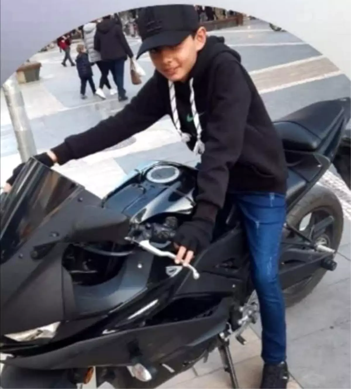 Araçla çarpışan bisikletli genç hayatını kaybetti