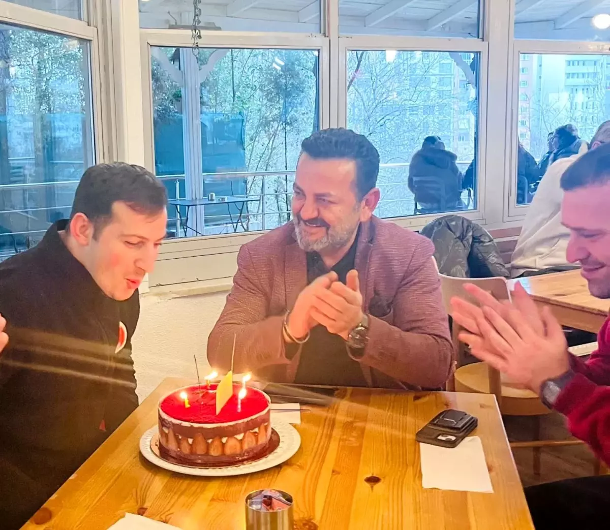 Bilecik'te engelli bireylere doğum günü sürprizi