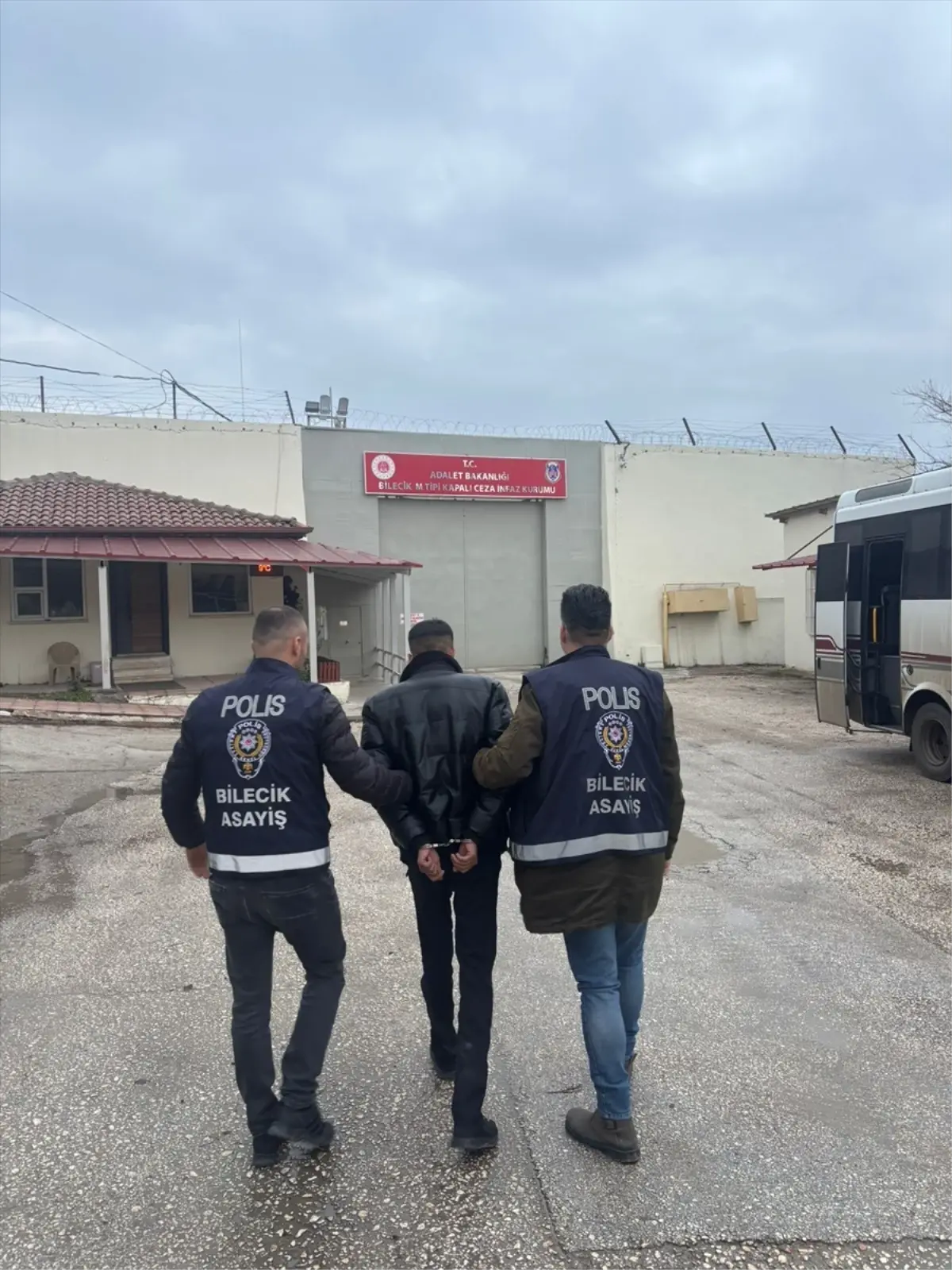 Bilecik'te yaşlı çifti 500 bin lira dolandırdığı iddia edilen zanlı tutuklandı