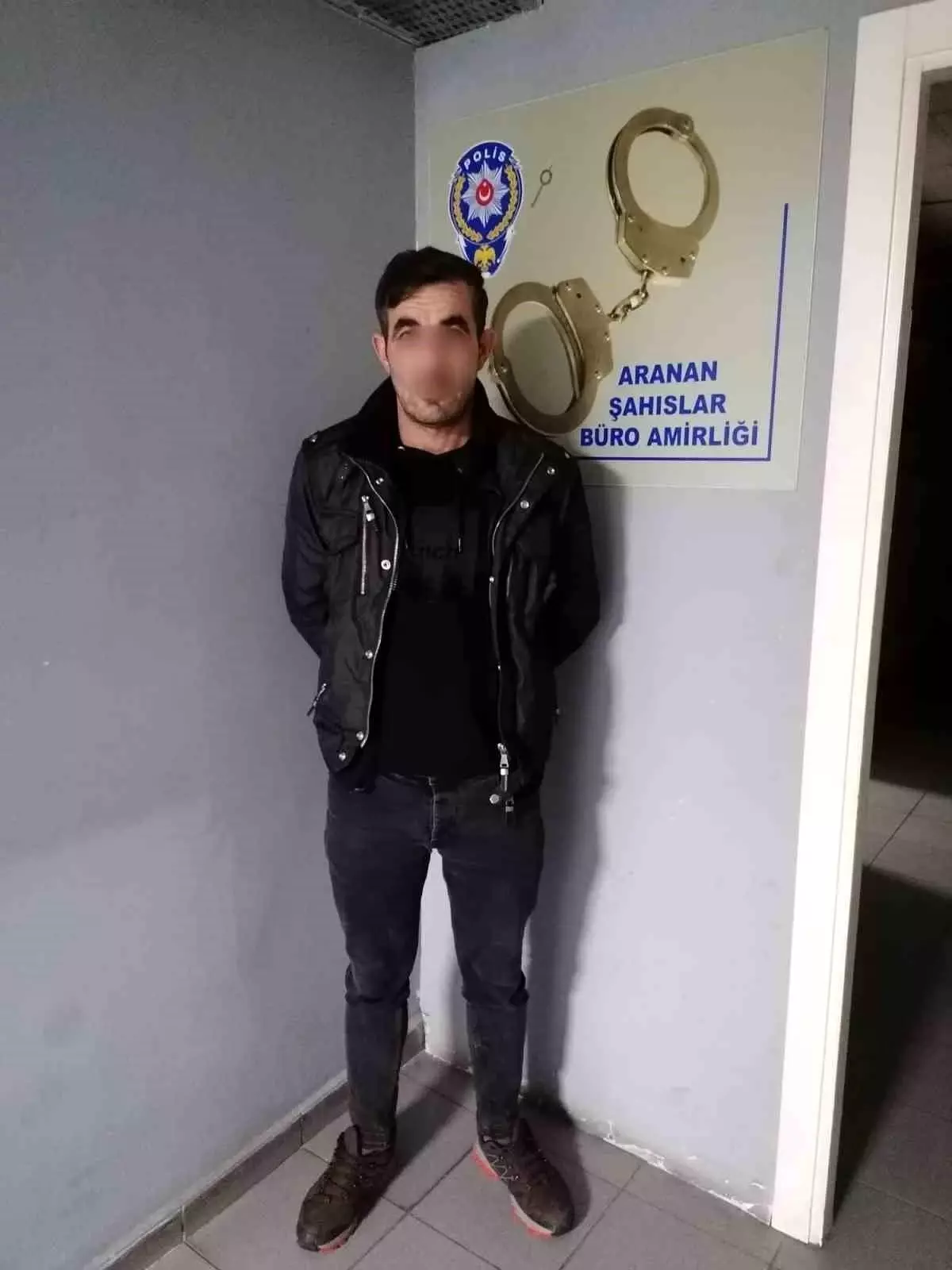 Bursa'da 36 ve 15 yıl hapis cezasıyla aranan iki kati zanlısı yakalandı