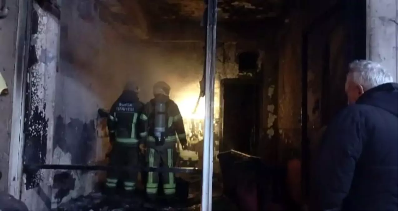 Bursa'da çay ocağında gece yarısı yangın