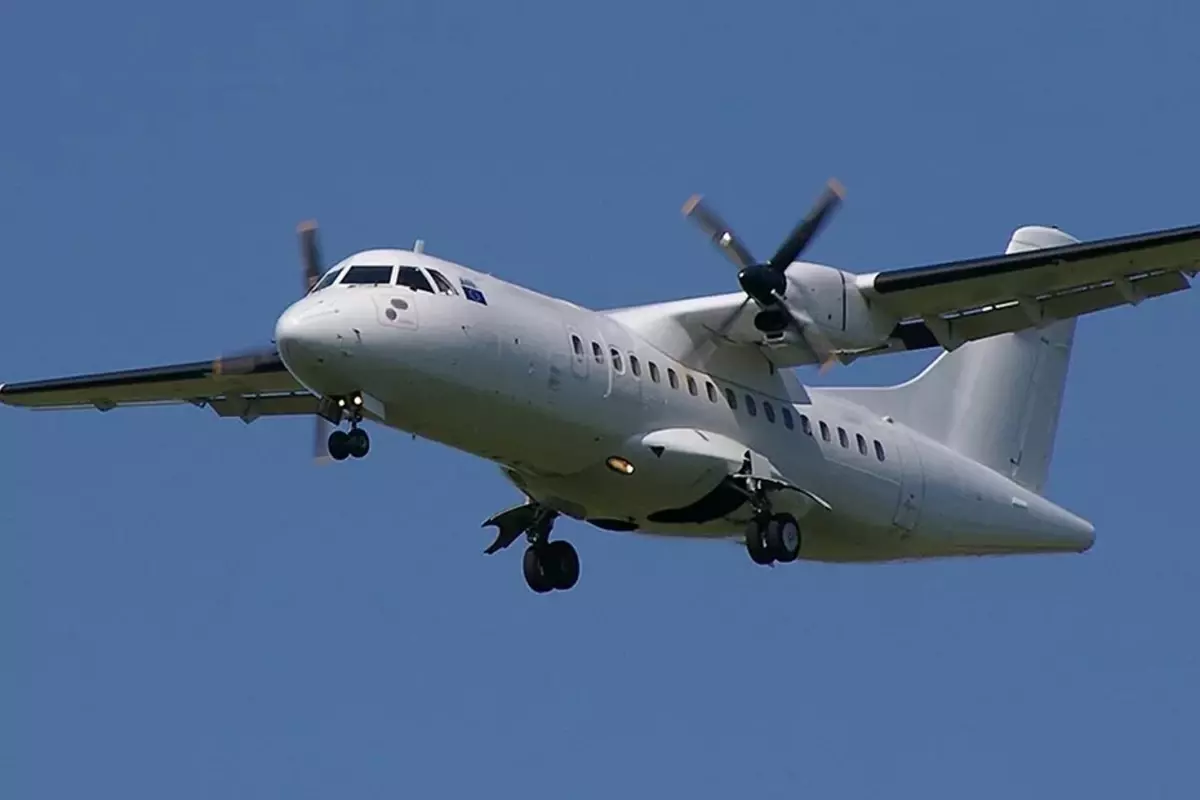 Endonezya'da 10 kişinin bulunduğu uçakla irtibat kesildi