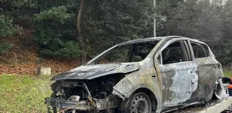 Fatih Sultan Mehmet Köprüsü girişinde bir otomobil yandı