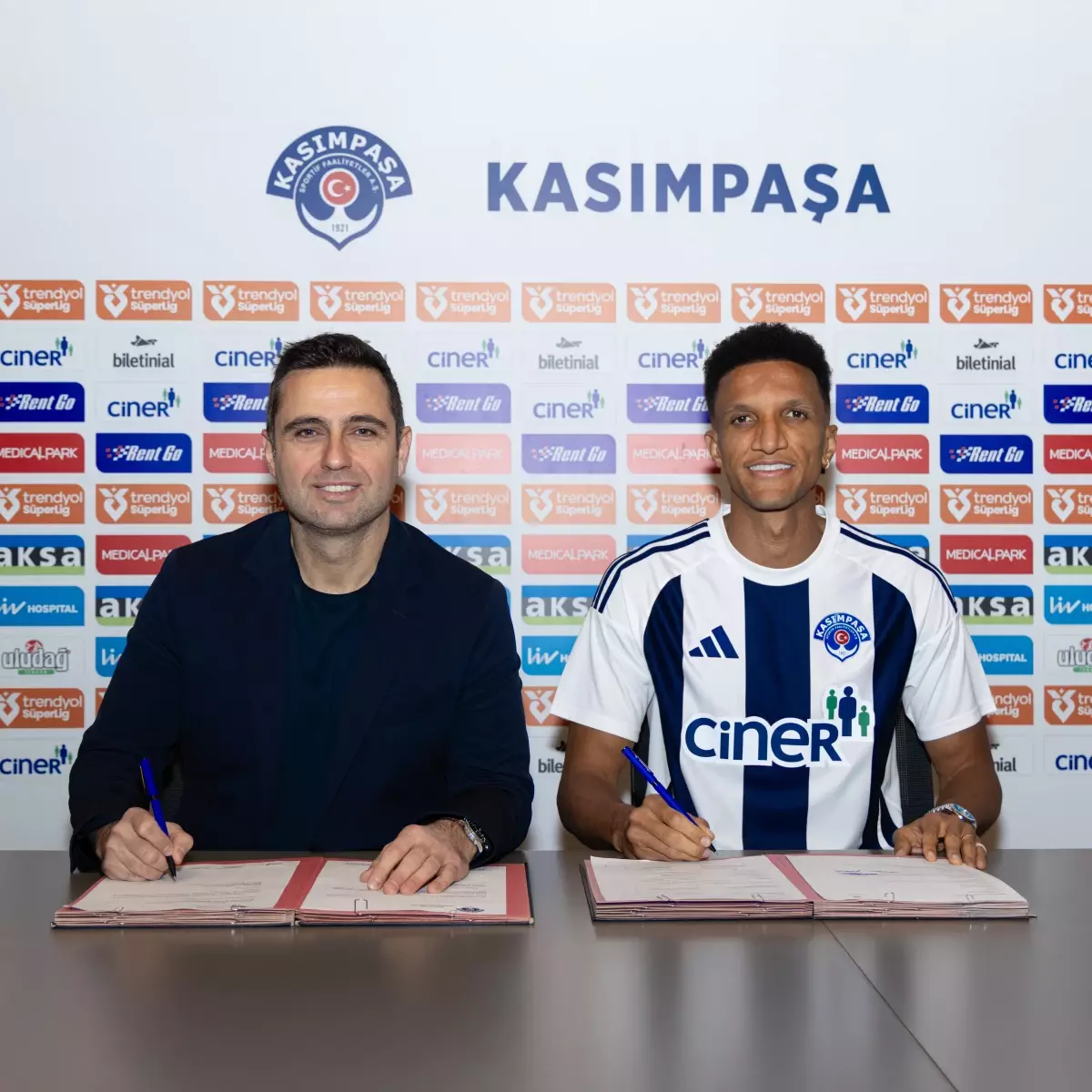 Fenerbahçe'de Rodrigo Becao, Kasımpaşa'ya kiralandı / Fotoğraf eklendi