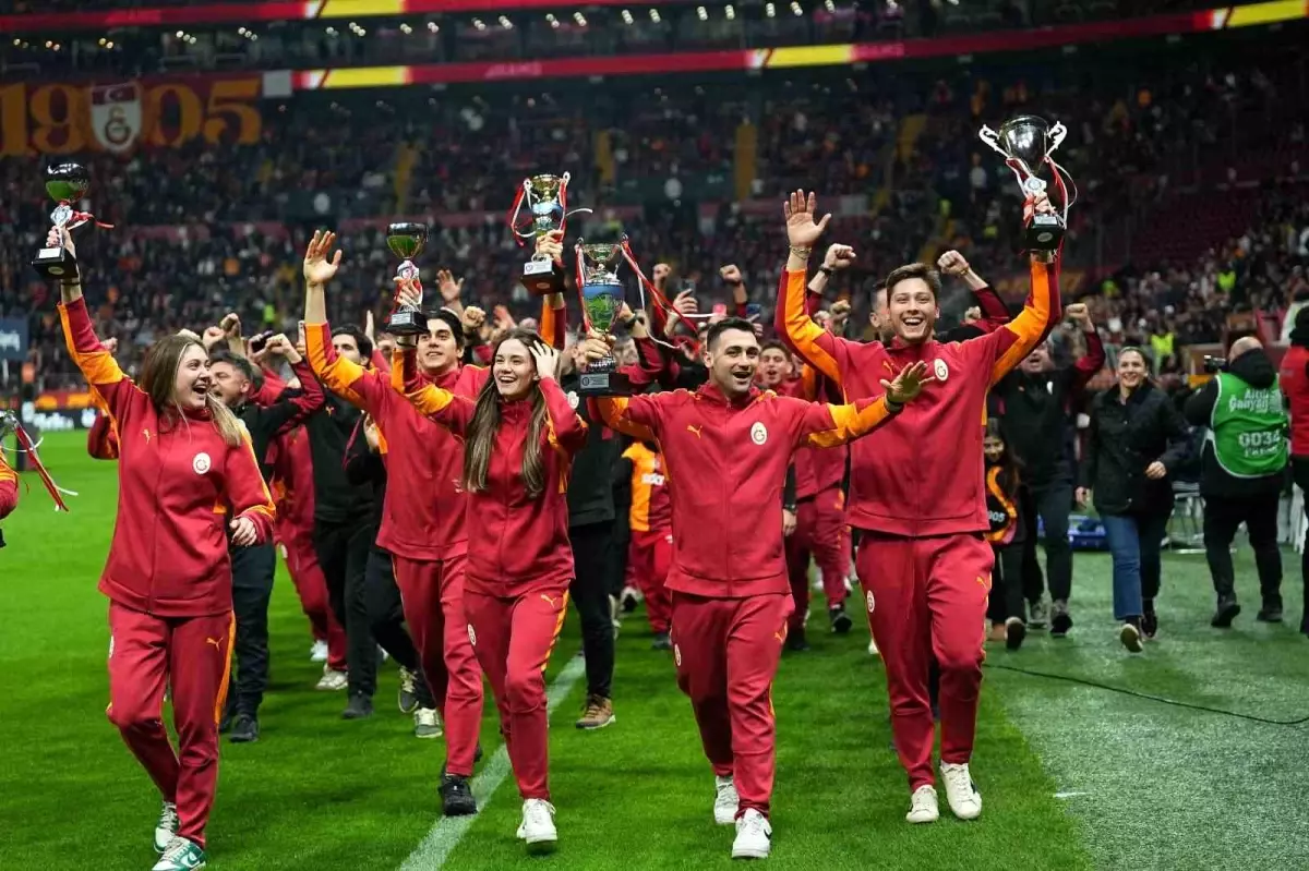 Galatasaray'da 2 değişiklik