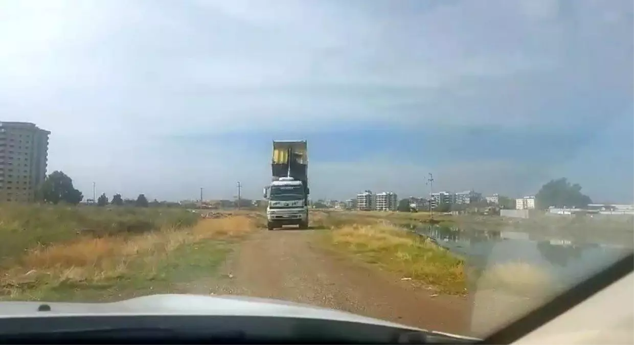 Hem kaçak moloz döktü, hem ehliyetsiz, hem de polise direndi