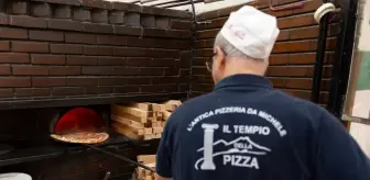 İtalyanların dünyaca ünlü yemeği: Pizza