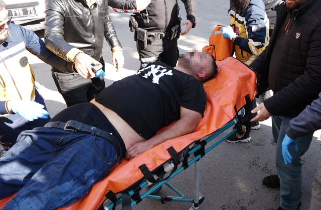 kendini kilitledigi is yerini atese verdi 19473703 7012 m