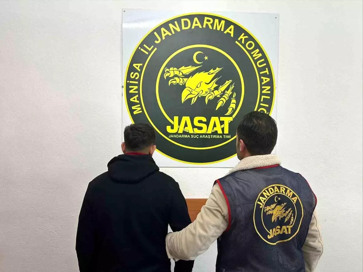 Manisa'da 66 yıl 4 ay hapis cezasıyla aranan 18 yaşındaki şahıs yakalandı