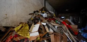 Mersin'de bir evden 168 ton çöp çıktı