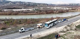 Mersin'de minibüs ile yolcu otobüsünün çarpıştığı kazada 2 kişi yaralandı