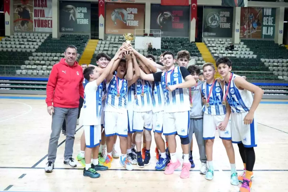 Muğla'da U14 basketbol nefes kesti