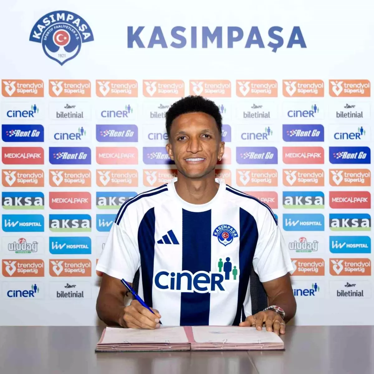 Rodrigo Becao resmen Kasımpaşa'da