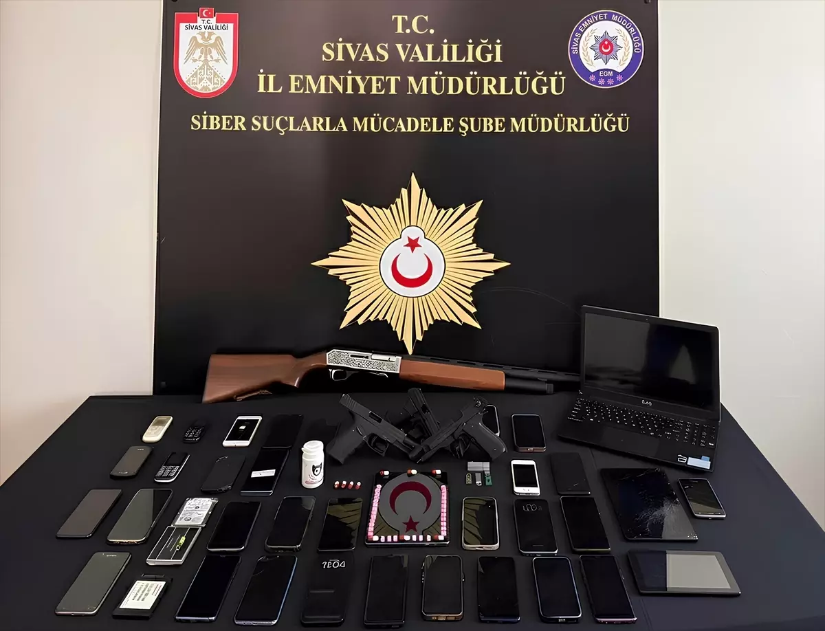 Sivas merkezli suç örgütüne yönelik operasyonlarda yakalanan 11 zanlı tutuklandı