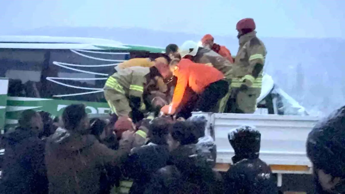 Tokat'ta otobüs-tır kazasında ölü sayısı 2'ye yükseldi