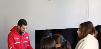 Türk Kızılay Yenişehir Şubesinden öğrencilere eğitim seti desteği