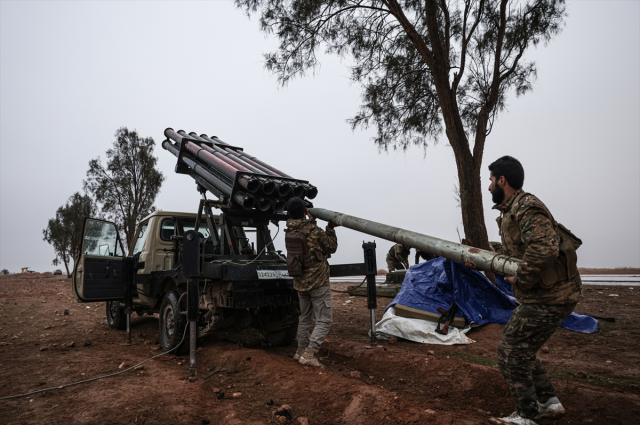 YPG/SDG elements began to withdraw from Tabqa, the Syrian army reached the gates of Raqqa