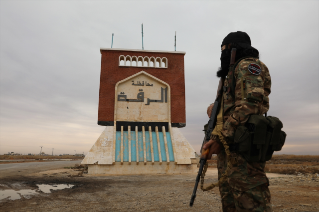 YPG/SDG elements have begun to withdraw from Tabqa, the Syrian army has reached the gates of Raqqa