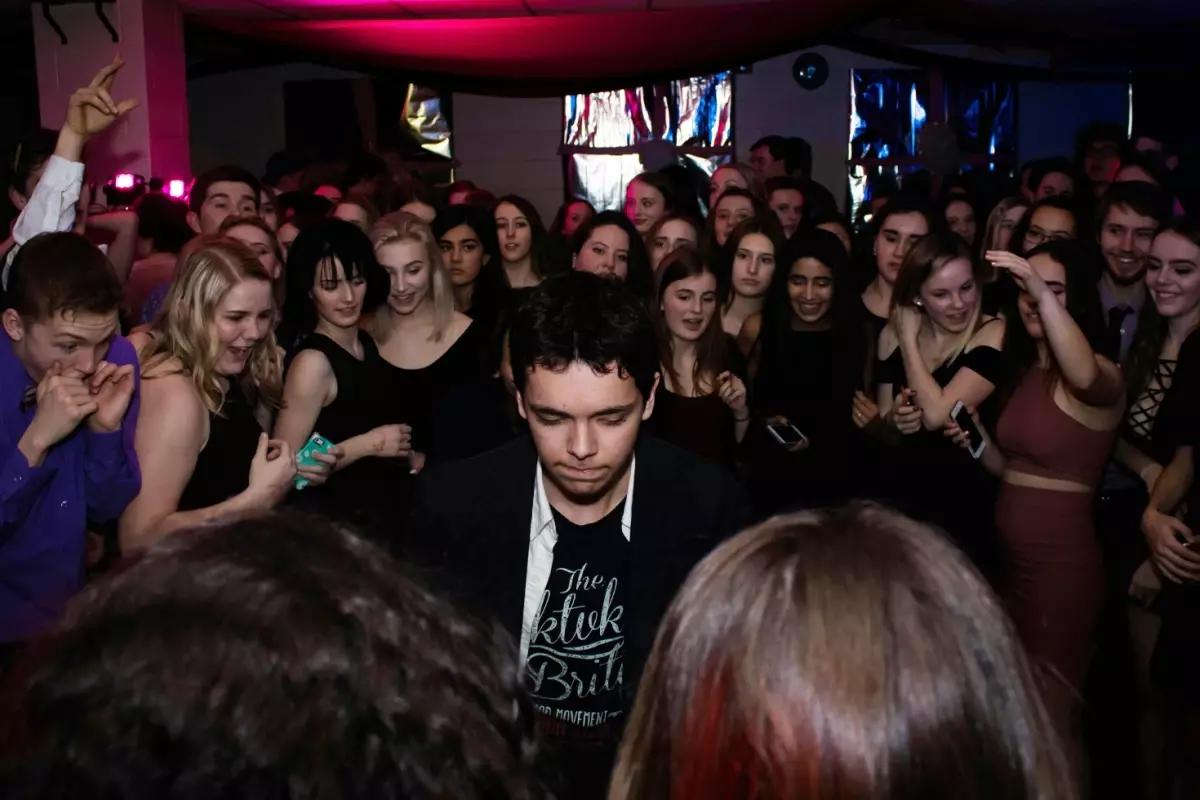 50 kişinin partilediği daire çöktü! Onlarca kişi yaralandı