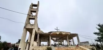 AA, Suriye'nin Tabka kentinde YPG/SDG'nin dron atölyesine çevirip tünellere bağladığı kiliseyi görüntüledi